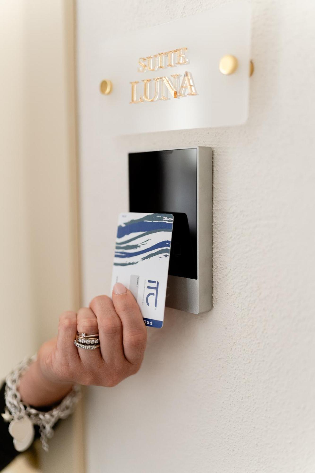 Aurluna Luxury Suites Bari Exterior photo